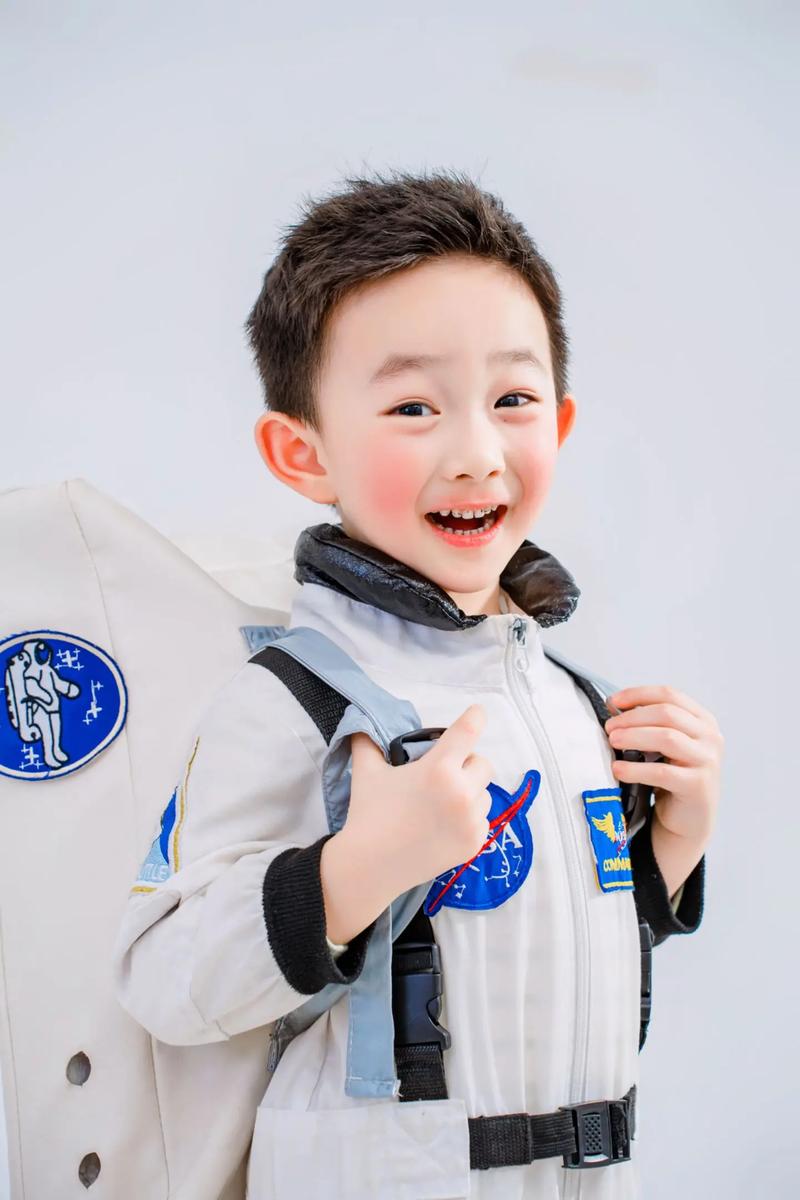 一转眼都已经四周岁了#看着你一天天长大 #最纯真的笑容 #童